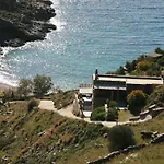 Stunning Seafront In Kea *