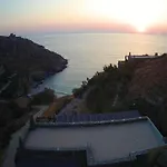Stunning Seafront In Kea *