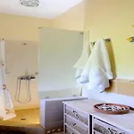 Apartamento Stunning Seafront In Kea