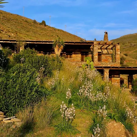 Stunning Seafront In Kea アパート