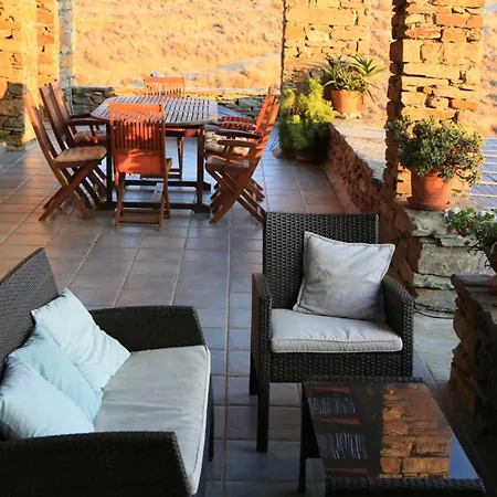 Stunning Seafront In Kea アパート