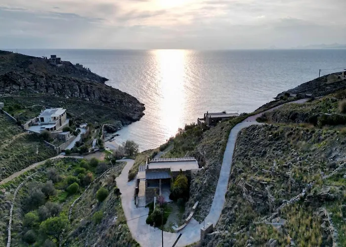 Stunning Seafront In Kea アパート Korissia