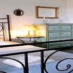 Stunning Seafront In Kea Apartman