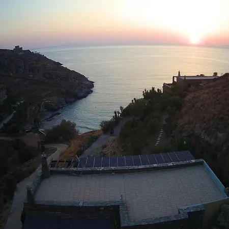 Stunning Seafront In Kea *