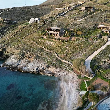 Stunning Seafront In Kea *